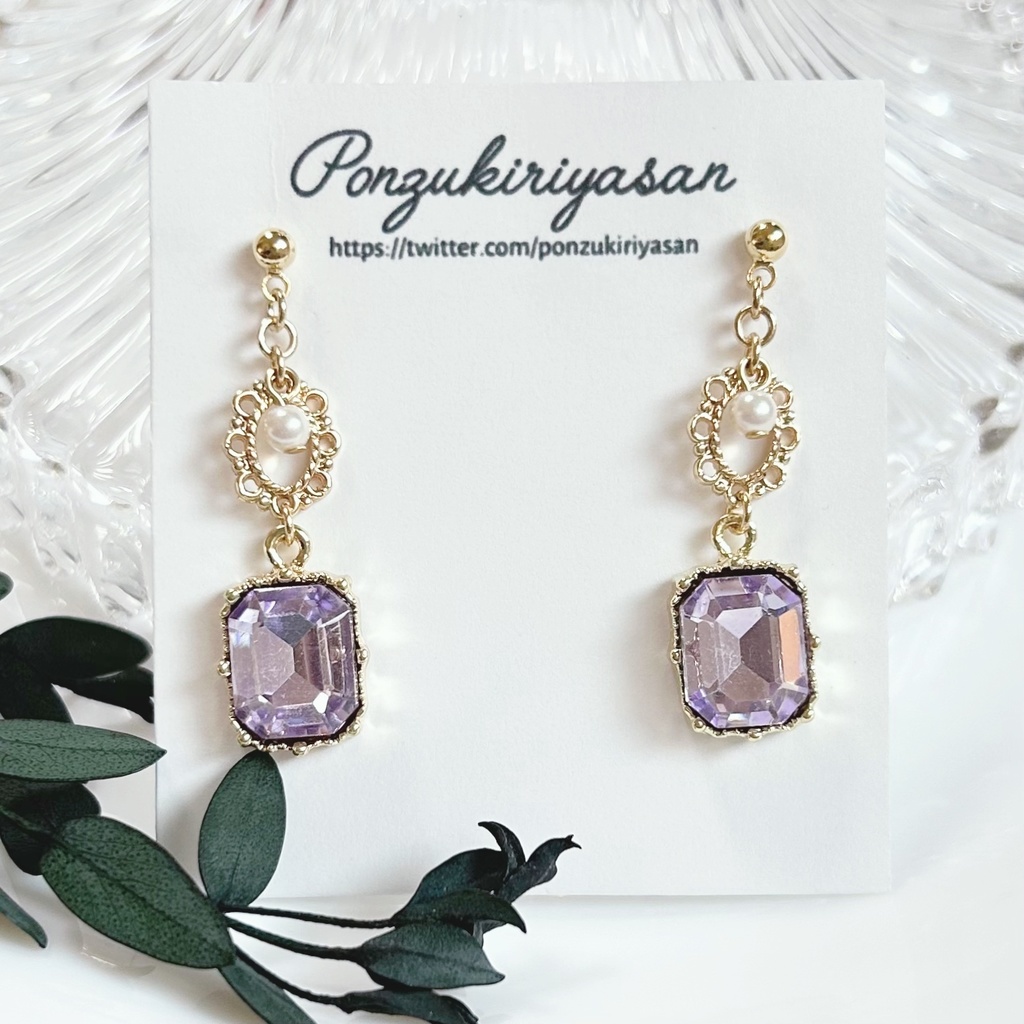 1759スクエアビジューのエレガンスピアス