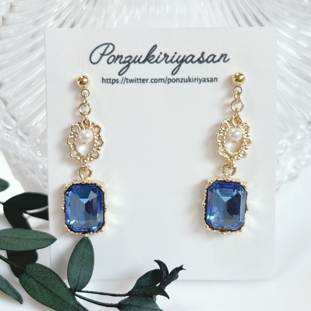 1759スクエアビジューのエレガンスピアス