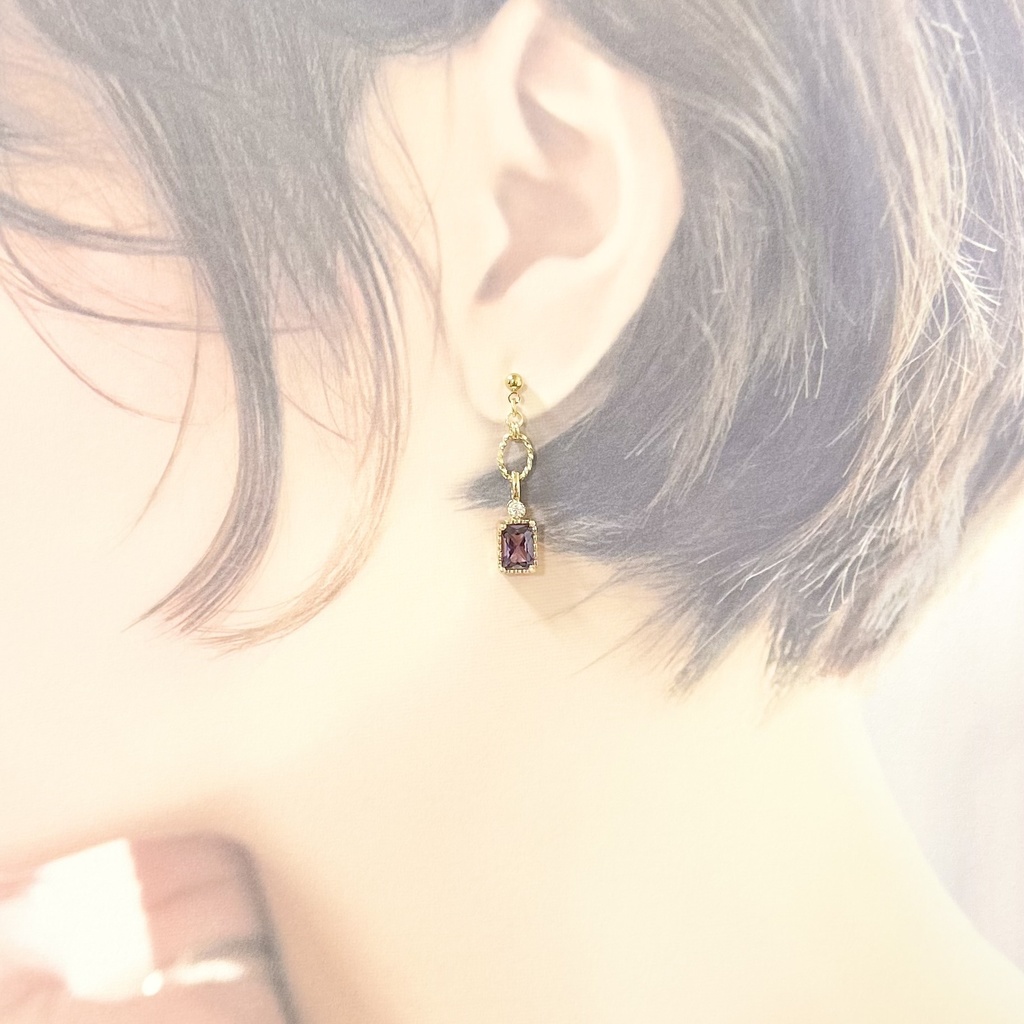 1764カラーガラスとジルコニアのピアス