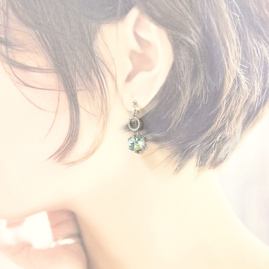 1765雪の結晶ガラスのピアス