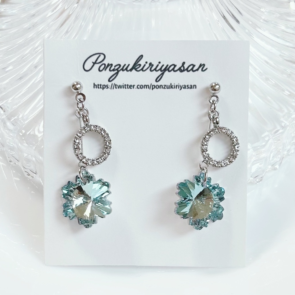 1765雪の結晶ガラスのピアス