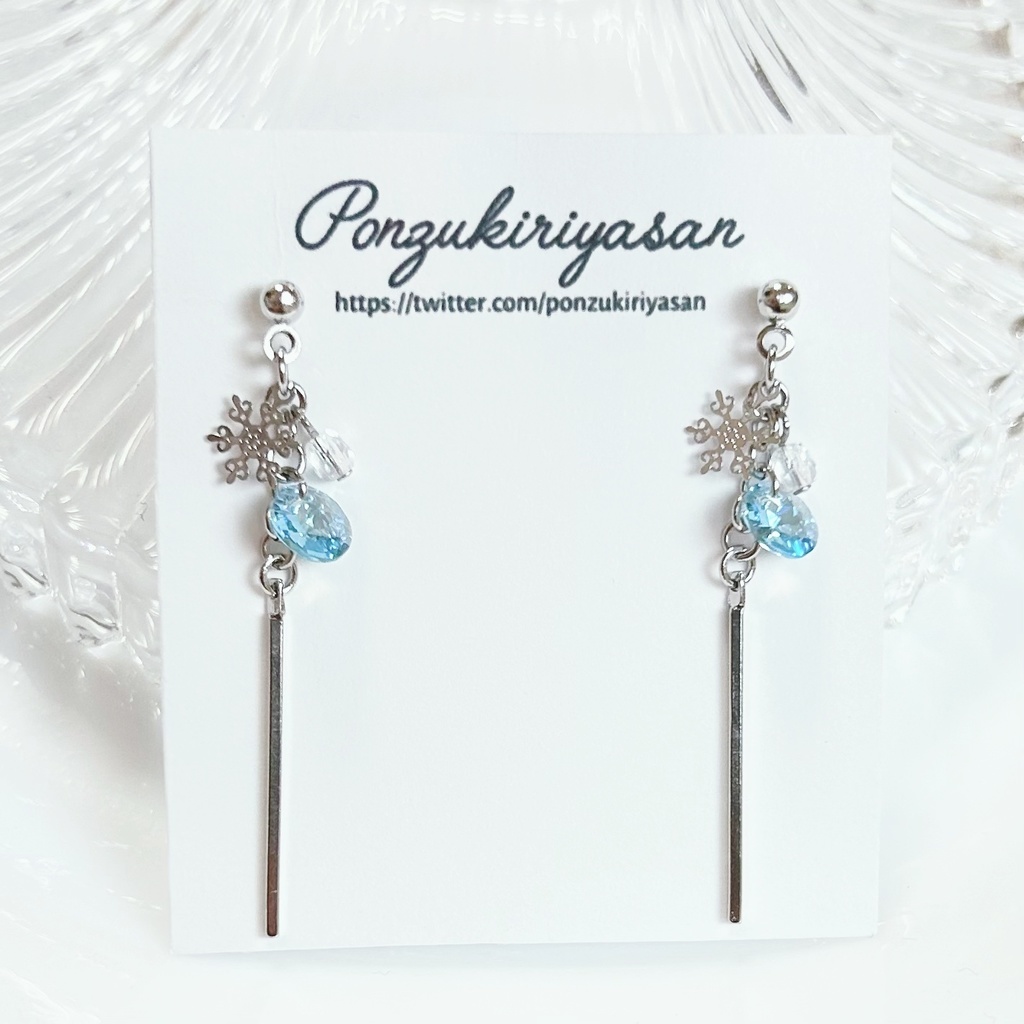 1766雪降る季節のピアス