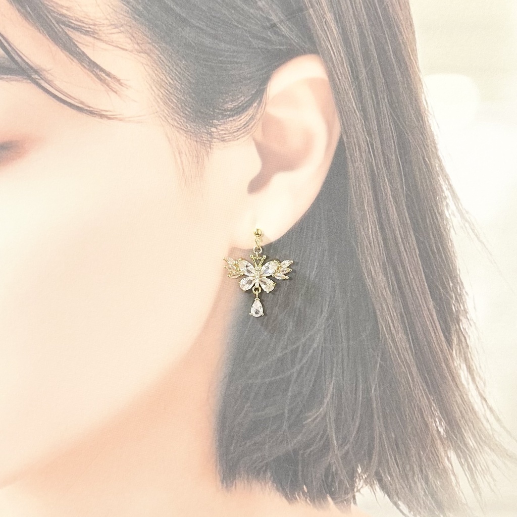 1769ジルコニアの蝶