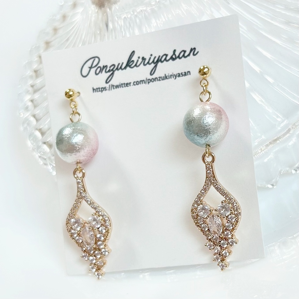 1773コットンパールとジルコニアのピアス