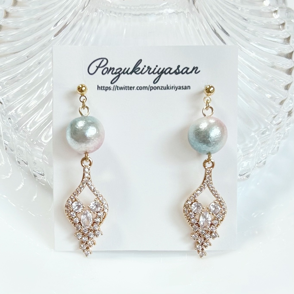 1773コットンパールとジルコニアのピアス