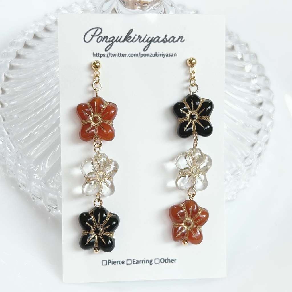 1785和の三連フラワーピアス