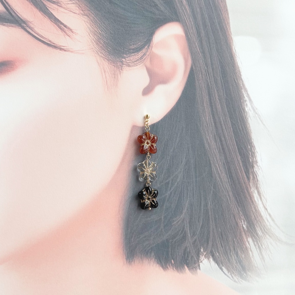 1785和の三連フラワーピアス