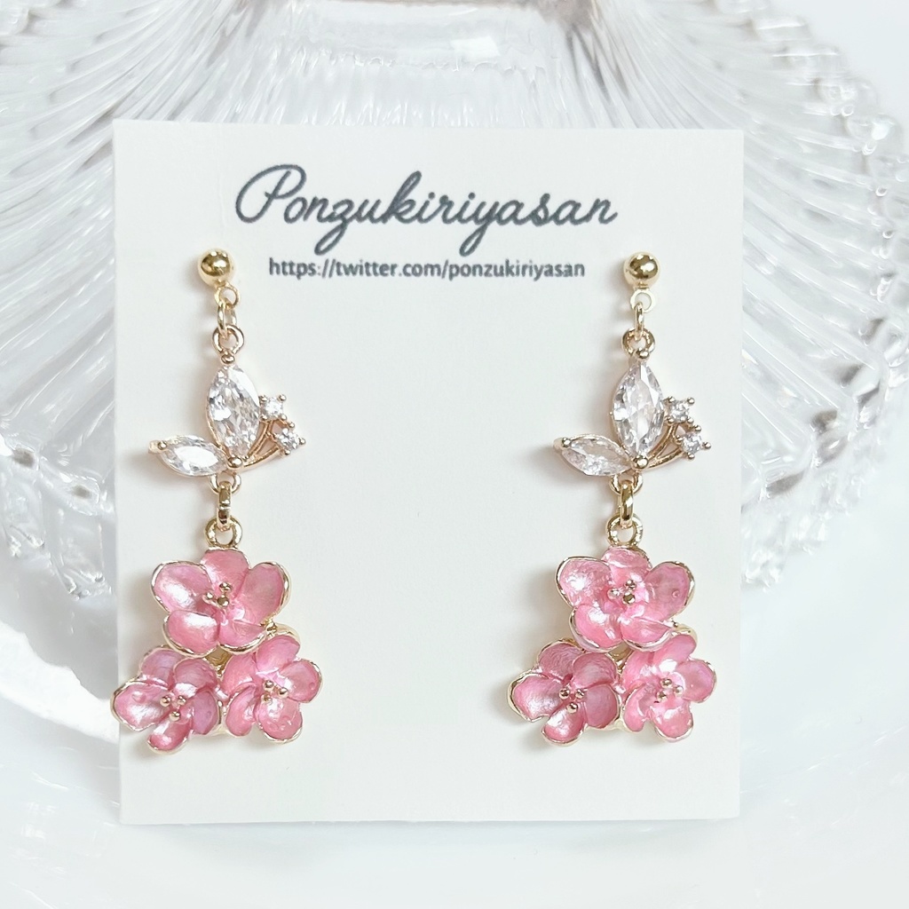 1786早春を告げる梅ピアス