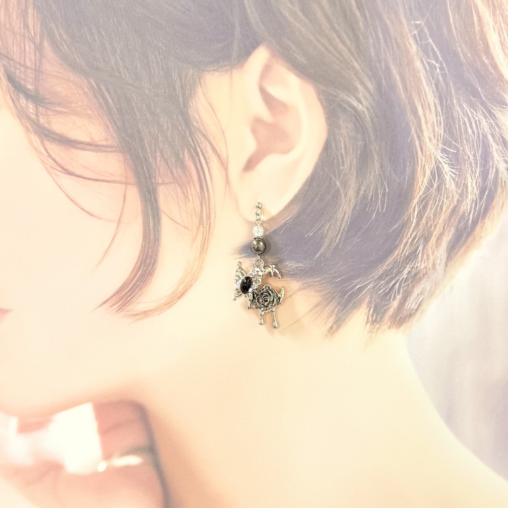 1789蝶と薔薇、月のピアス