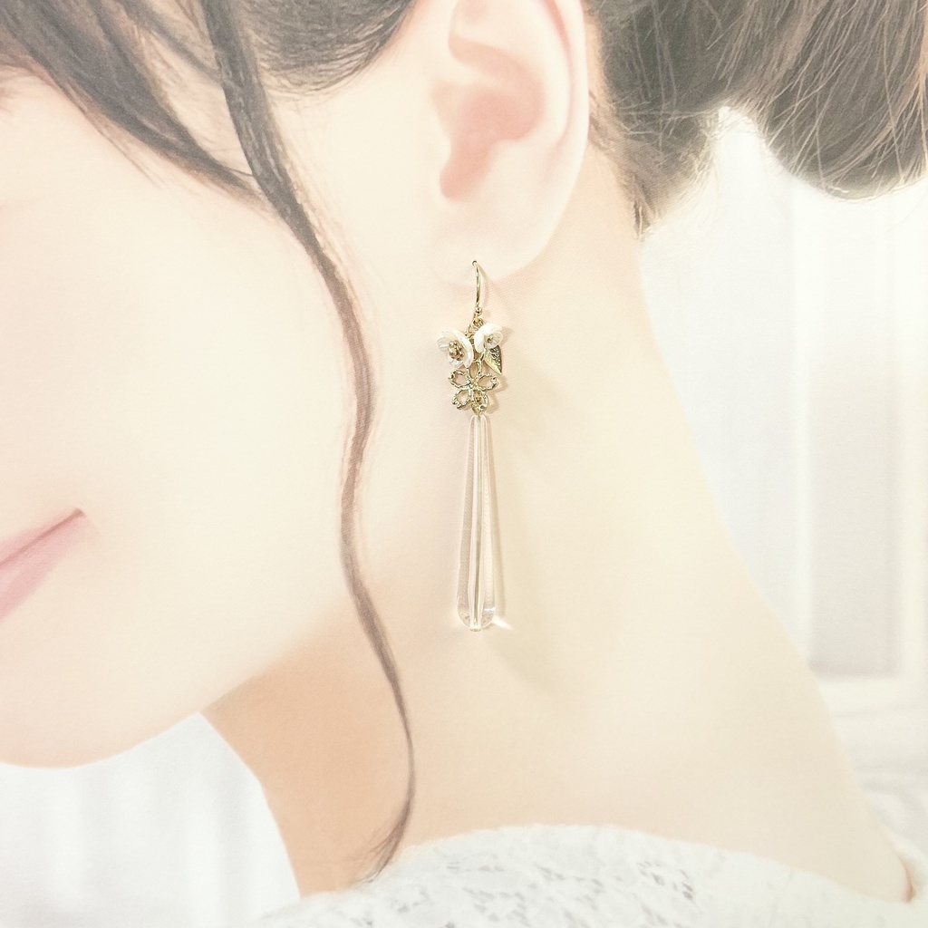 1805白の桜ピアス