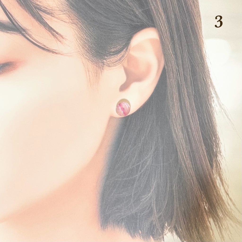 1813さくら色ガラスの粒ピアス