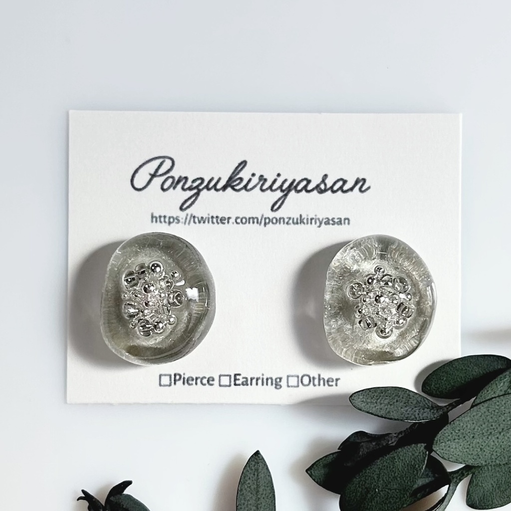 1817大人のレジンピアス