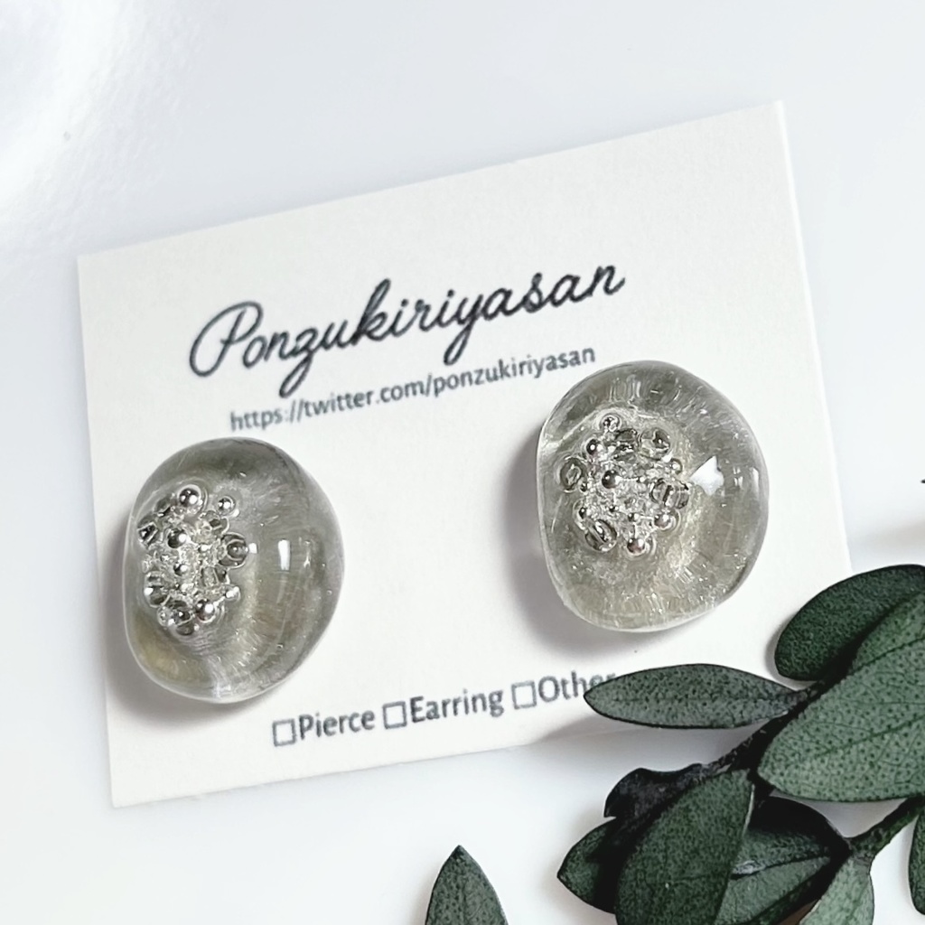 1817大人のレジンピアス