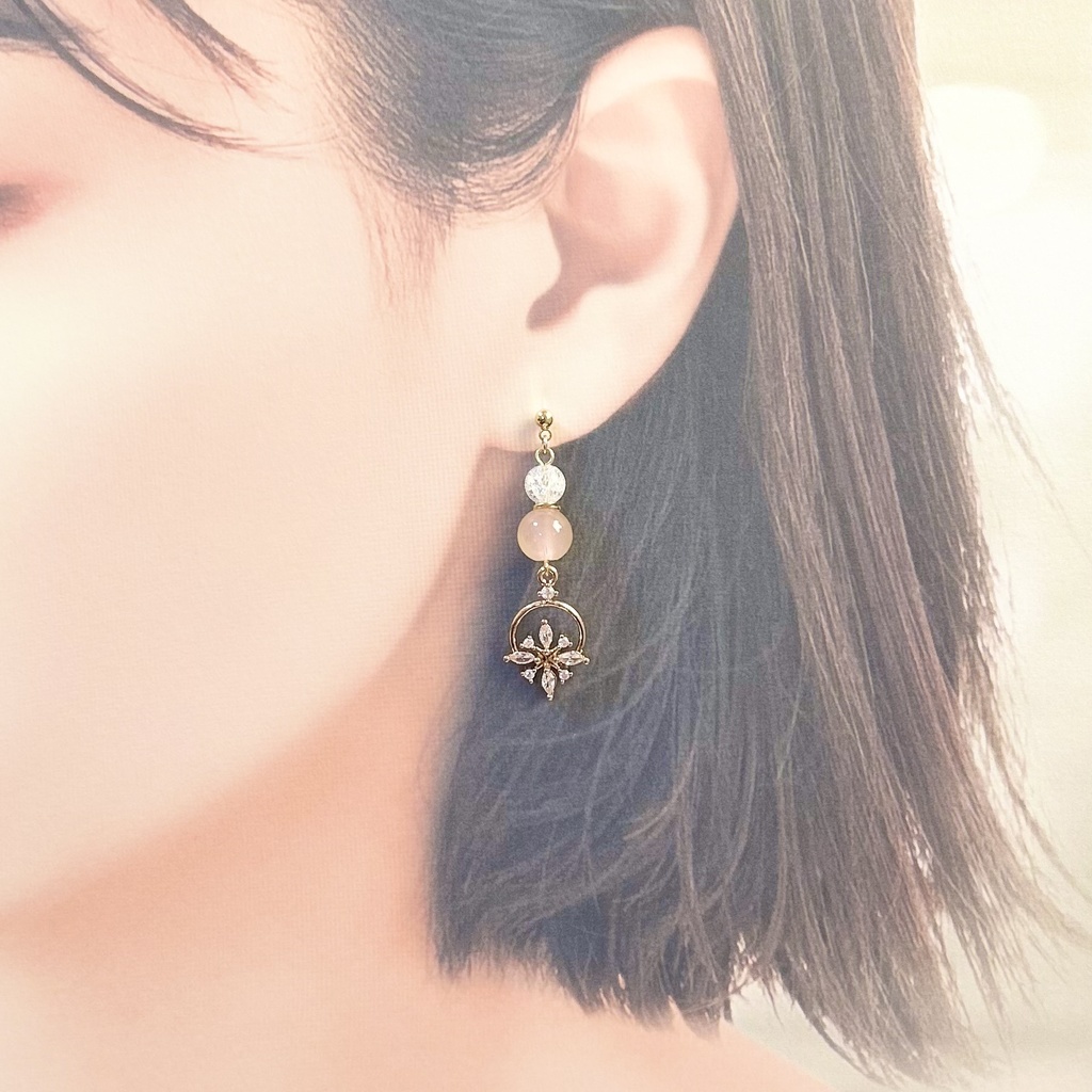 1818ジルコニアフラワーの春ピアス