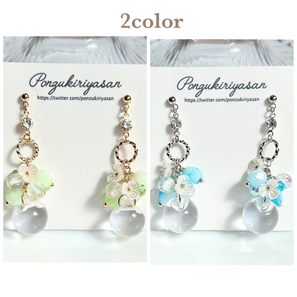 1820アクリル玉と小花のピアス