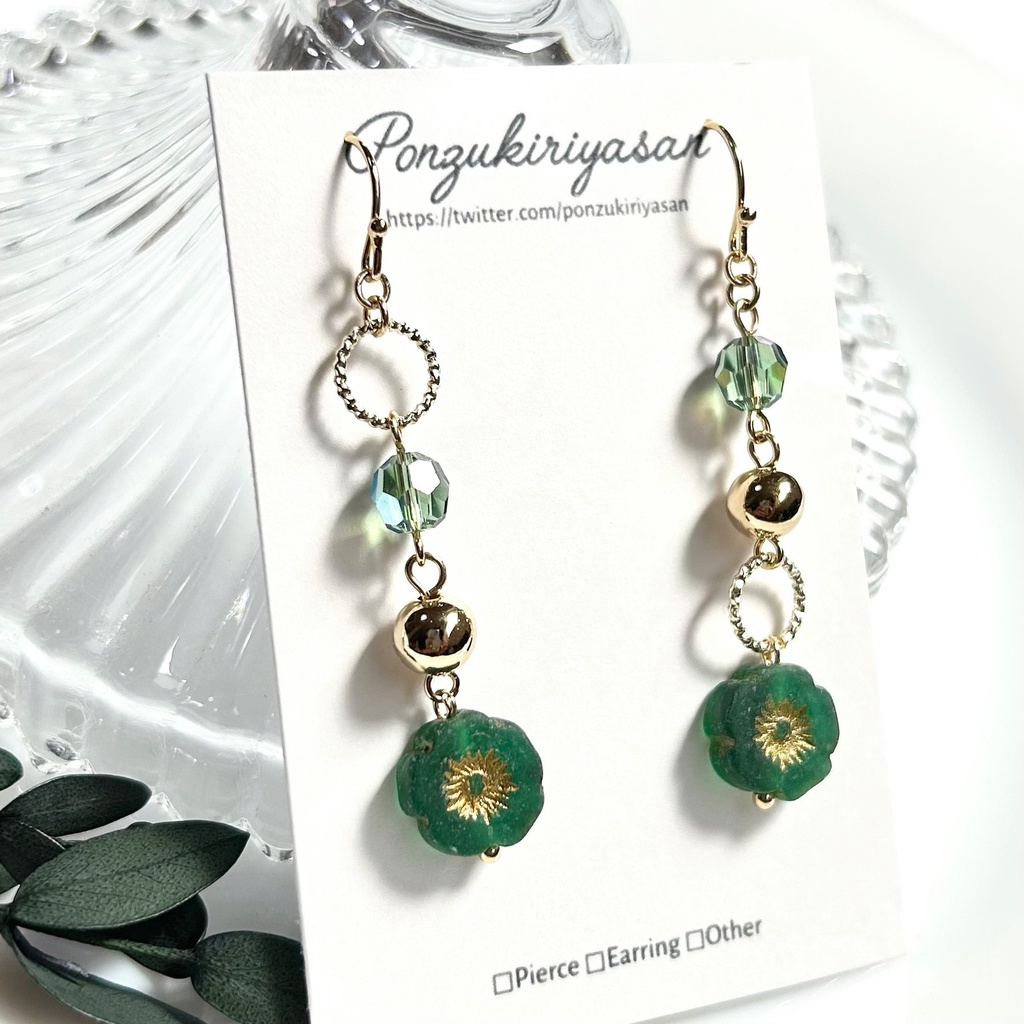 1826すりガラス風フラワーとスワロのピアス