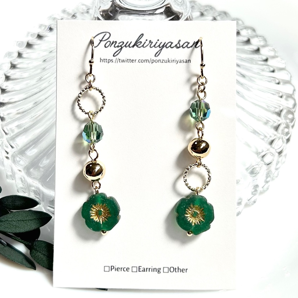 1826すりガラス風フラワーとスワロのピアス