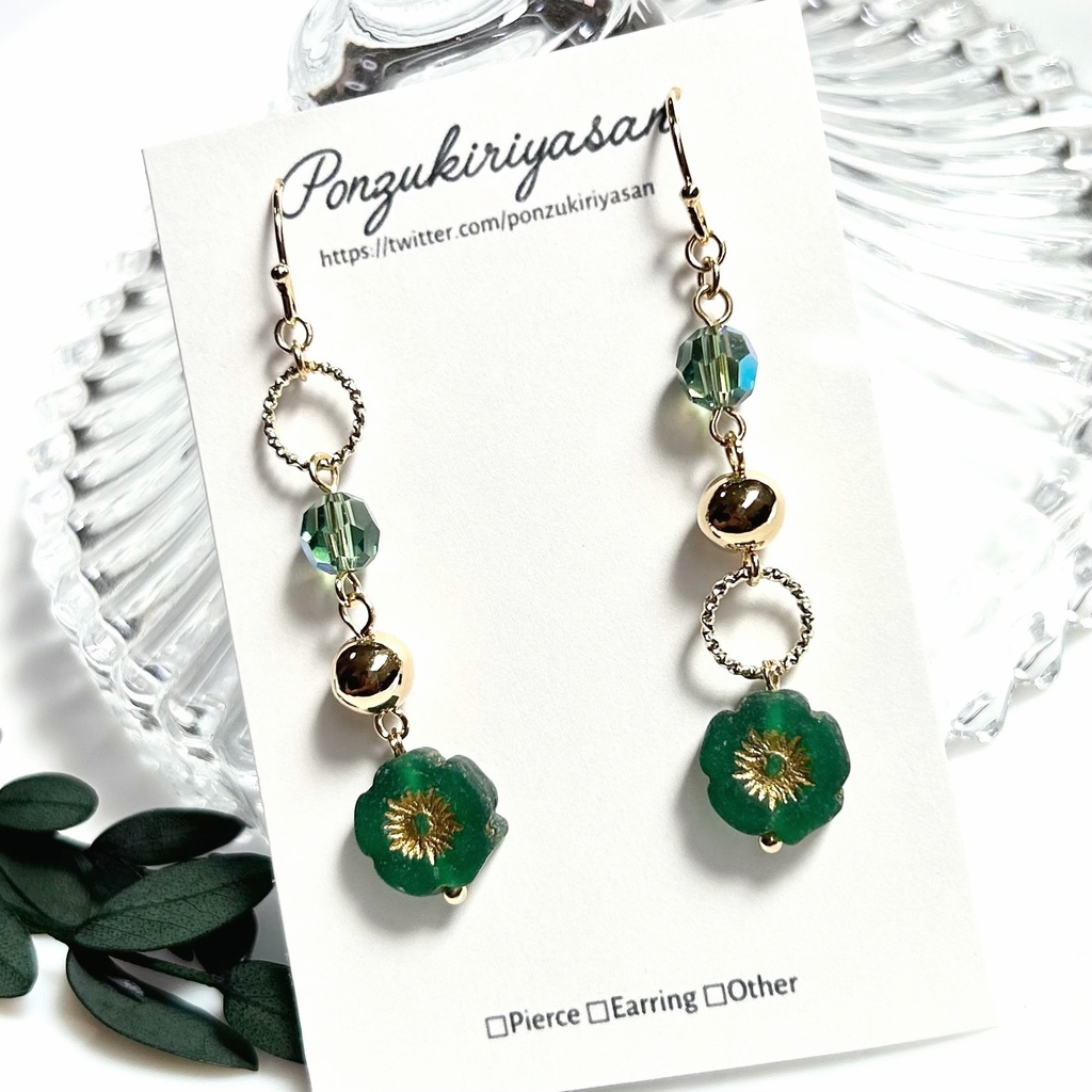 1826すりガラス風フラワーとスワロのピアス