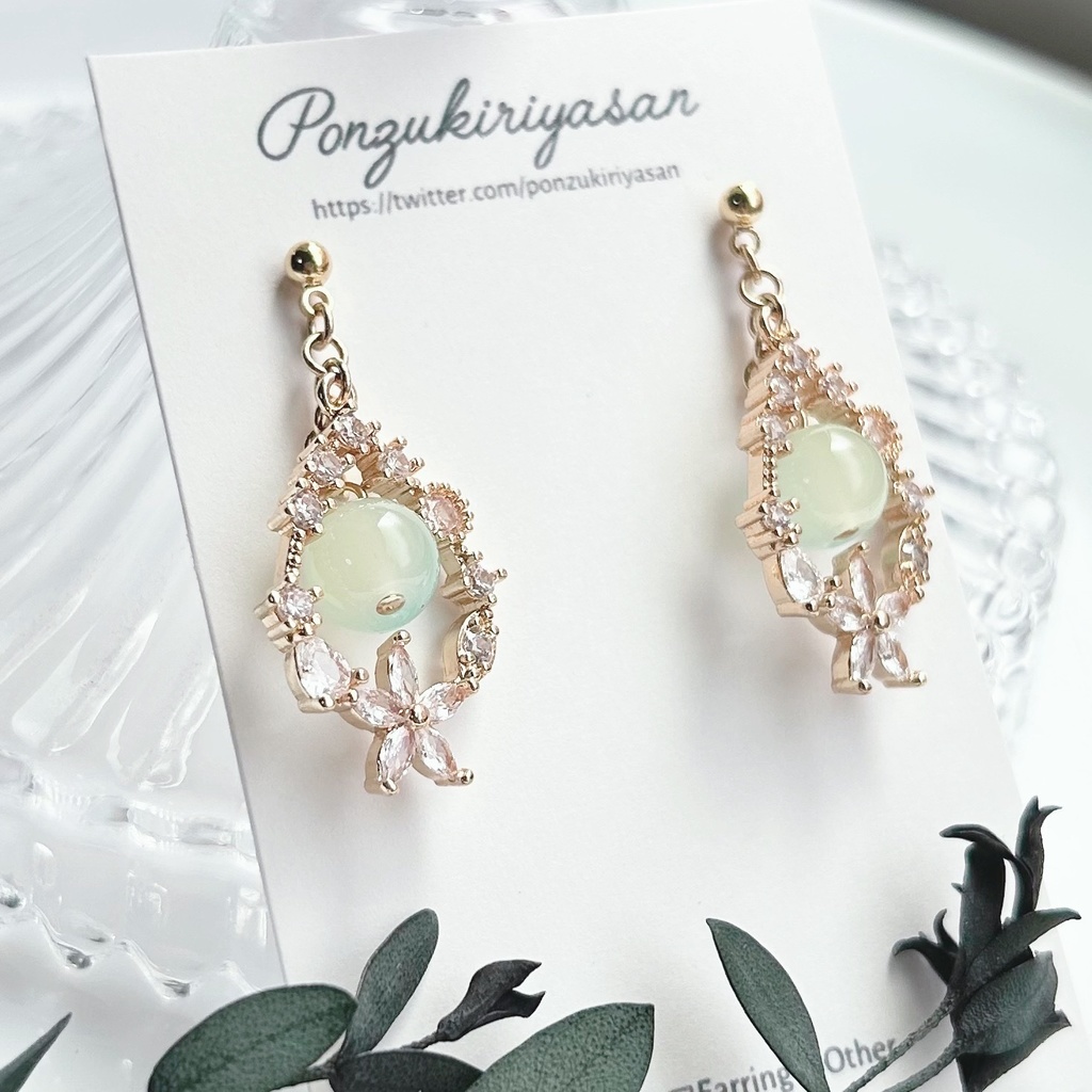 1829爽やかグラデビーズとジルコニアリースの耳飾り