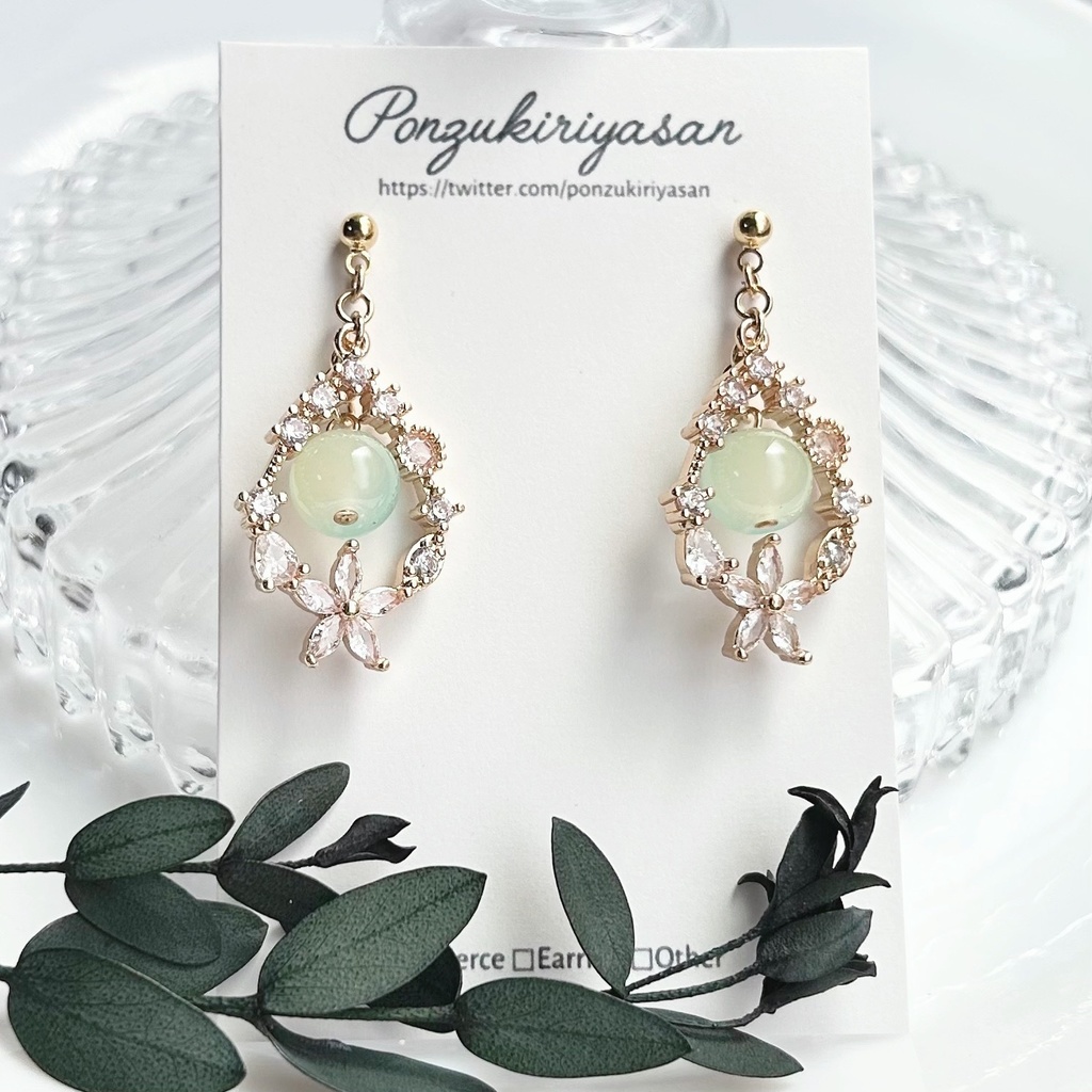 1829爽やかグラデビーズとジルコニアリースの耳飾り