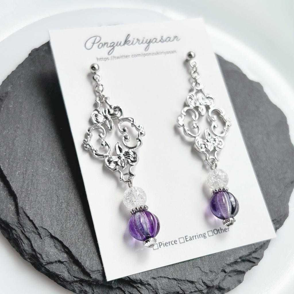 1833大人のお花モチーフピアス(クオーツ使用)