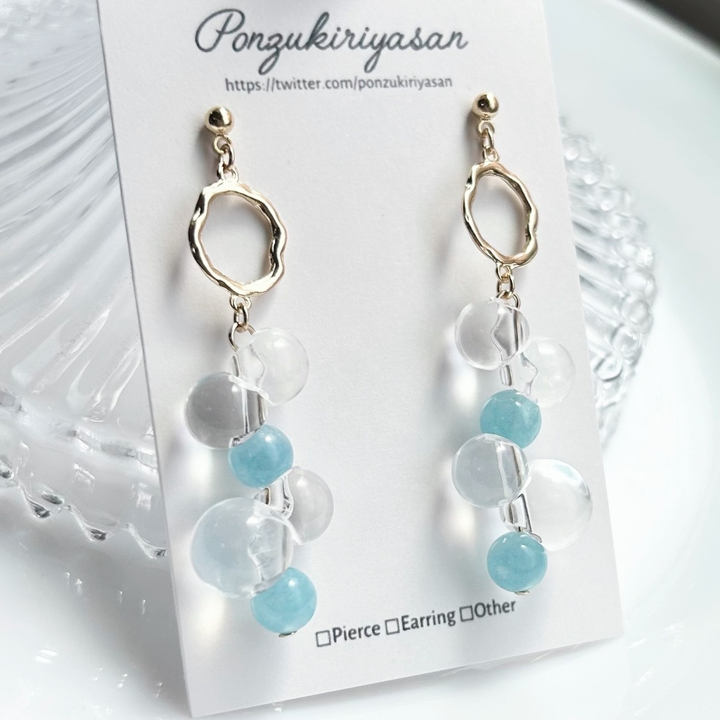 1835ミルキーブルークオーツのシャボン玉ピアス