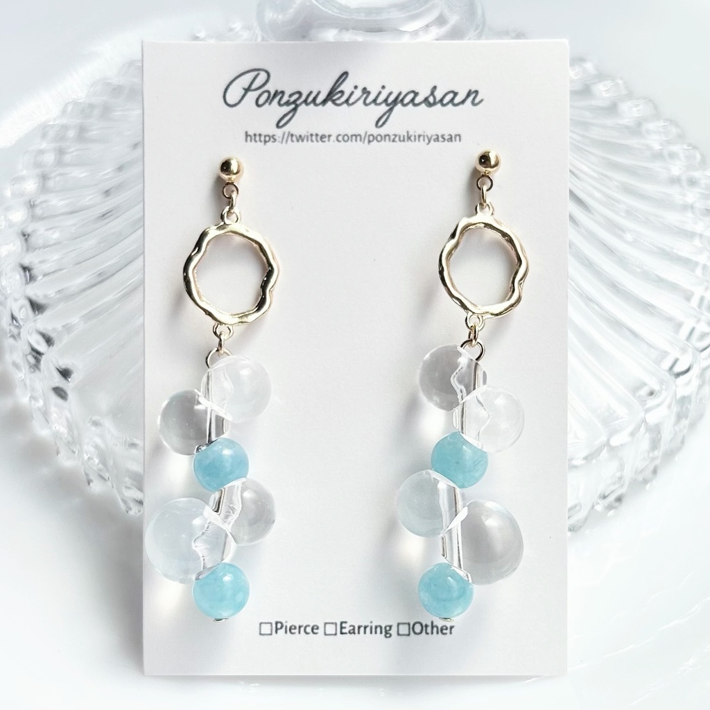 1835ミルキーブルークオーツのシャボン玉ピアス