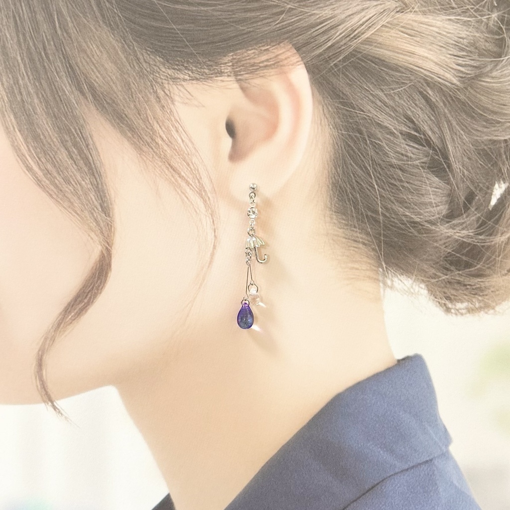 1846傘と雨粒のピアス