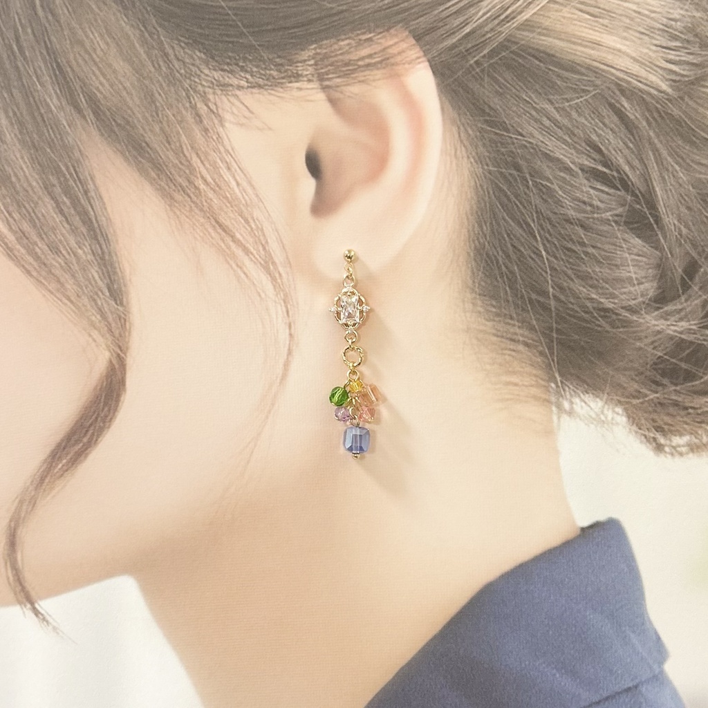 1847宝石箱なピアス