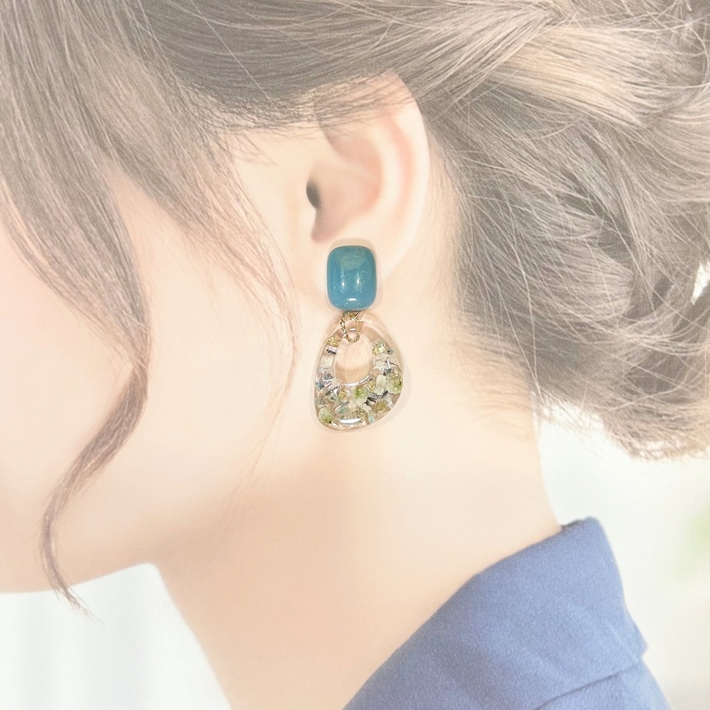 1868夏の華やかレジンピアス