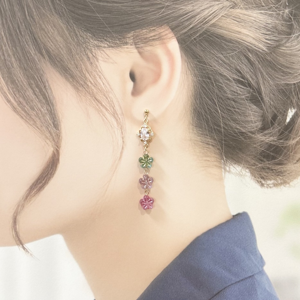 1874南国ガラスフラワーとジルコニアのピアス