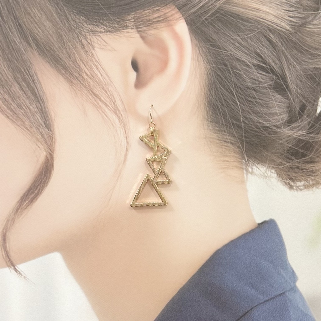 1885図形なピアス