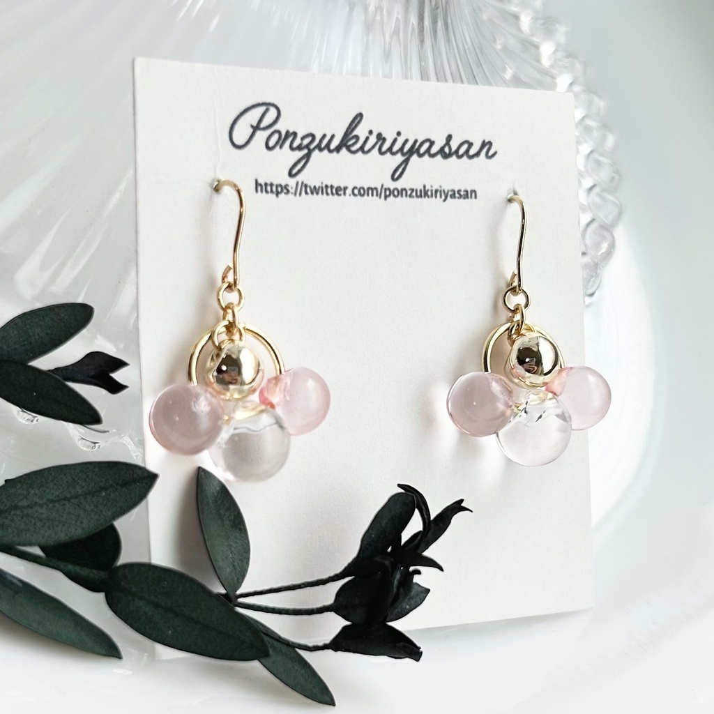 1896夏のクリアアクリルピアス