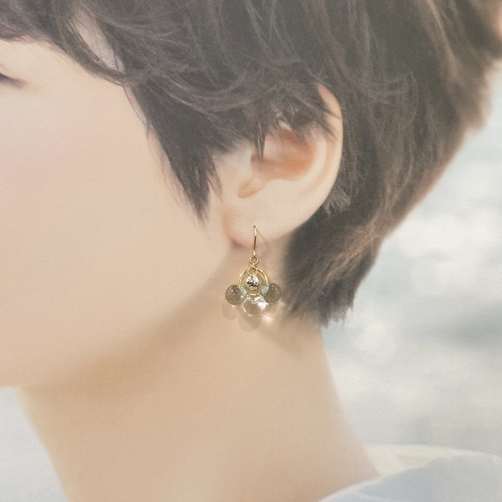 1896夏のクリアアクリルピアス