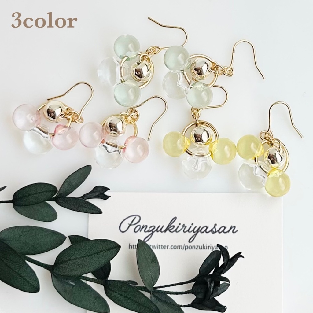 1896夏のクリアアクリルピアス