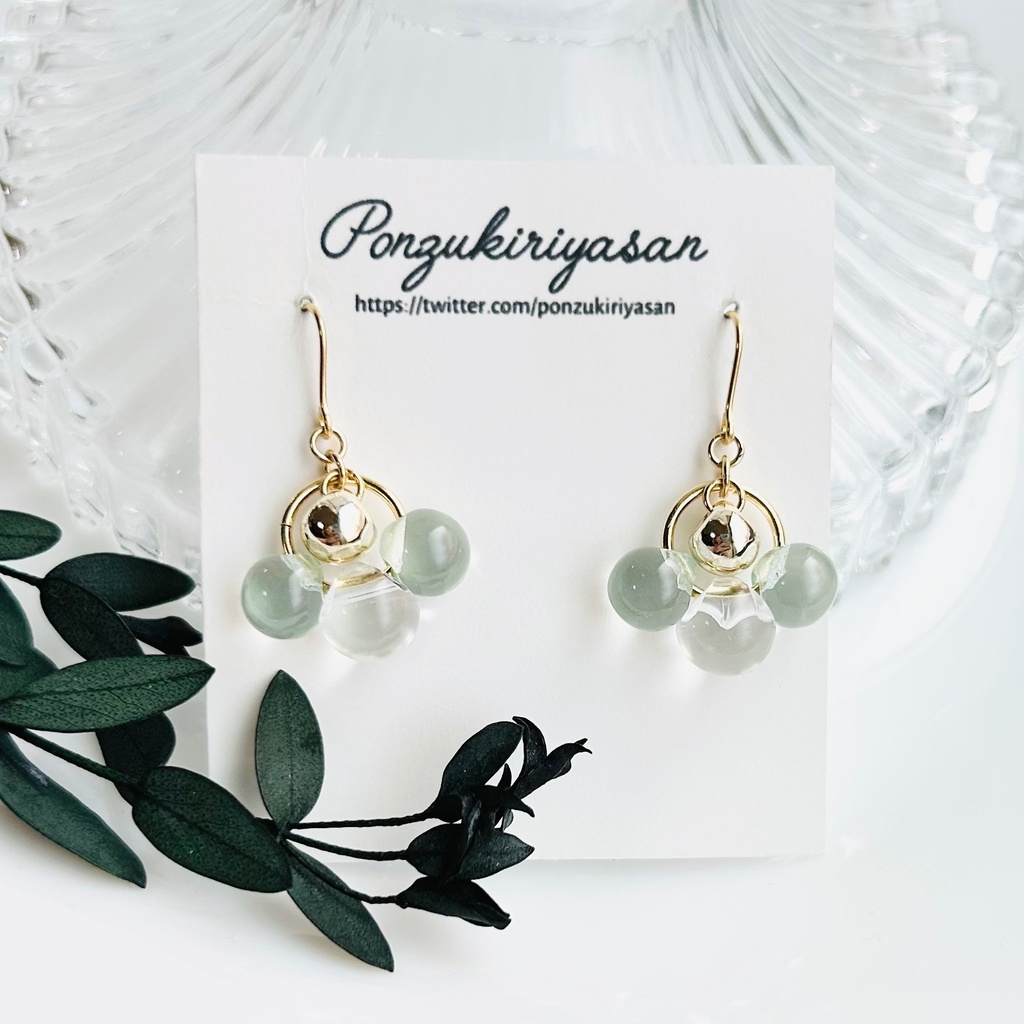 1896夏のクリアアクリルピアス