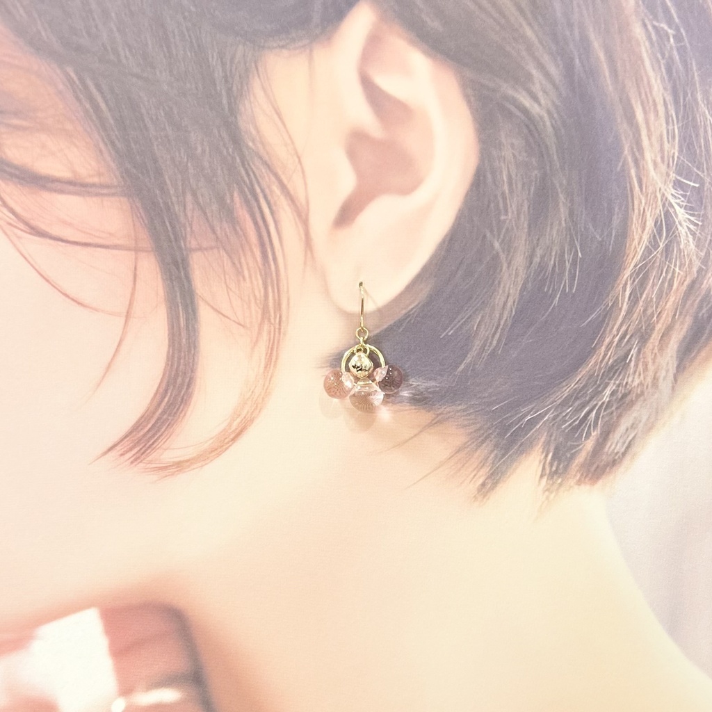 1896夏のクリアアクリルピアス