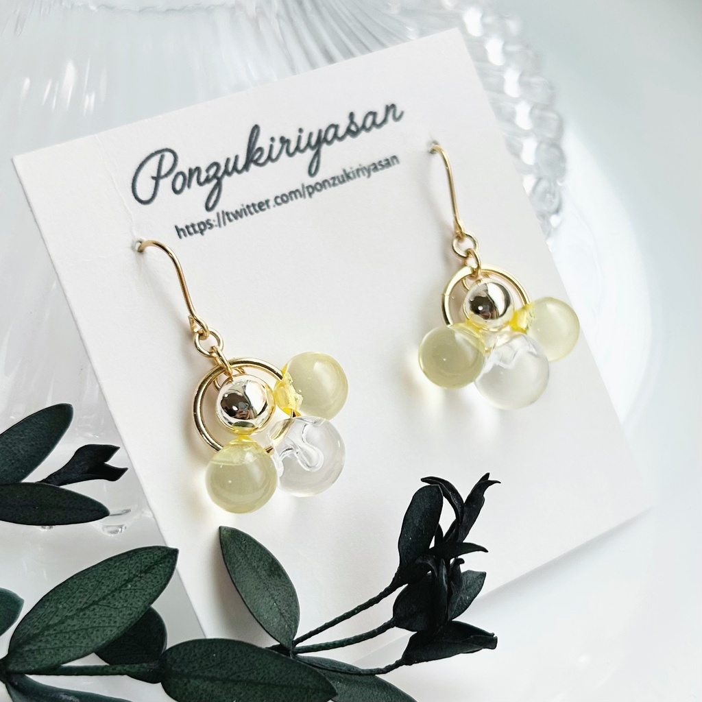 1896夏のクリアアクリルピアス