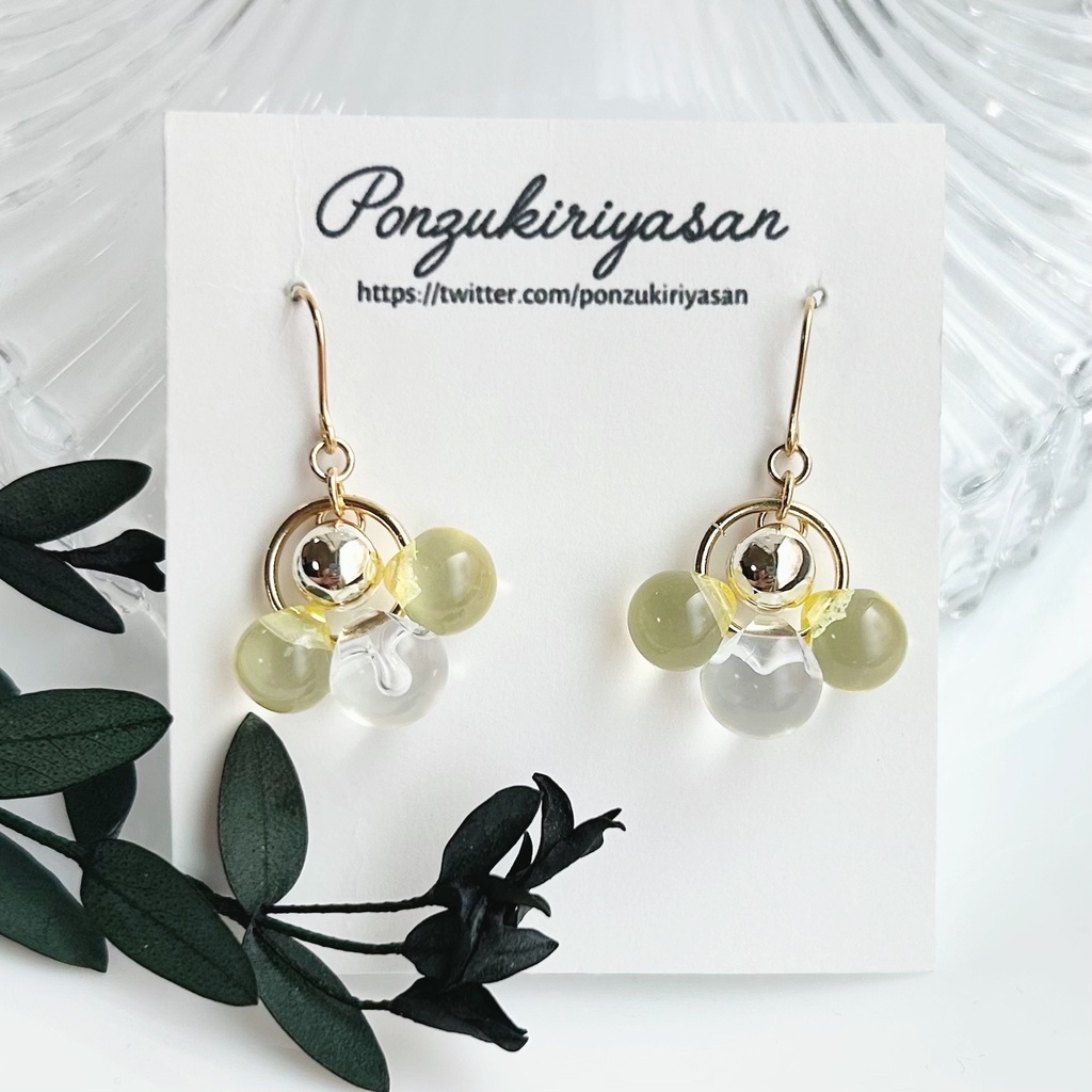 1896夏のクリアアクリルピアス