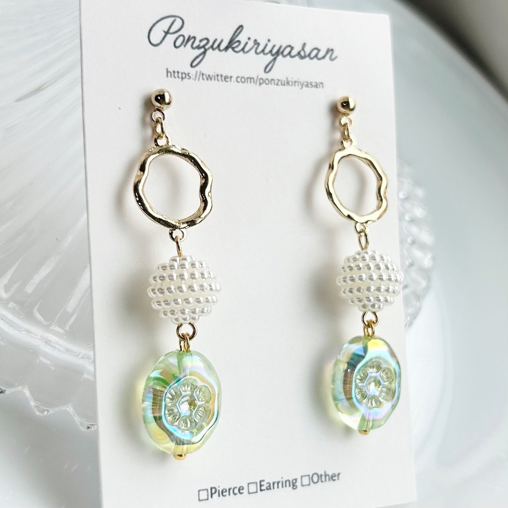1898爽やか夏カラーのアクリルピアス