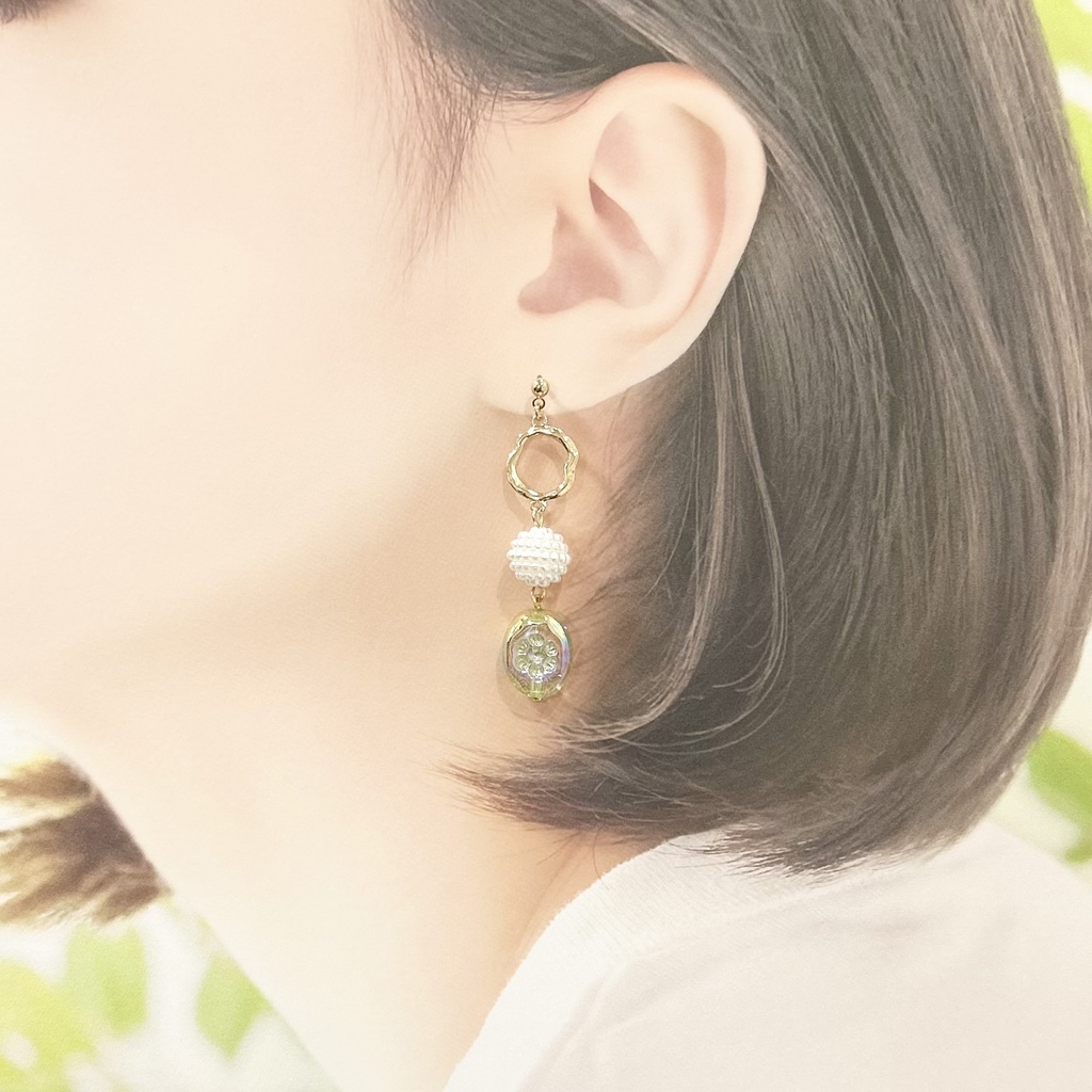 1898爽やか夏カラーのアクリルピアス