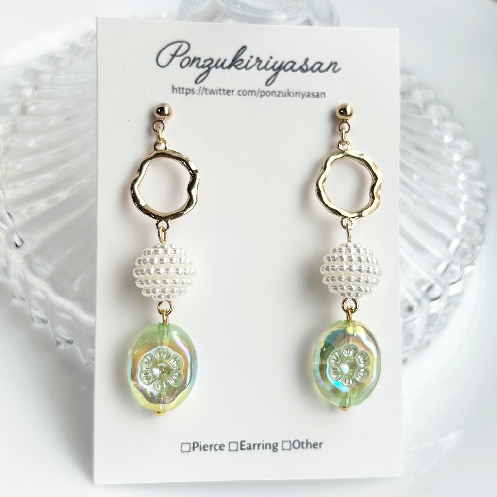 1898爽やか夏カラーのアクリルピアス