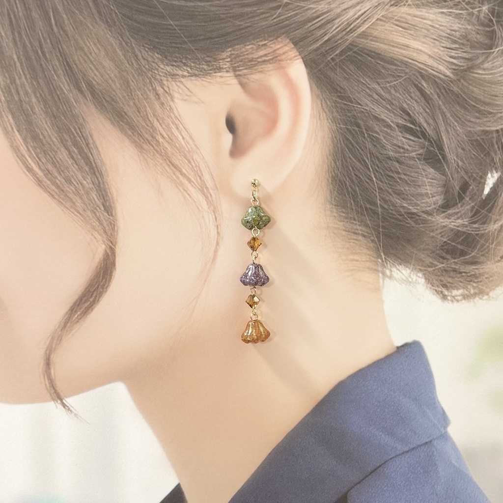 1906秋色ガラスフラワーのロングピアス