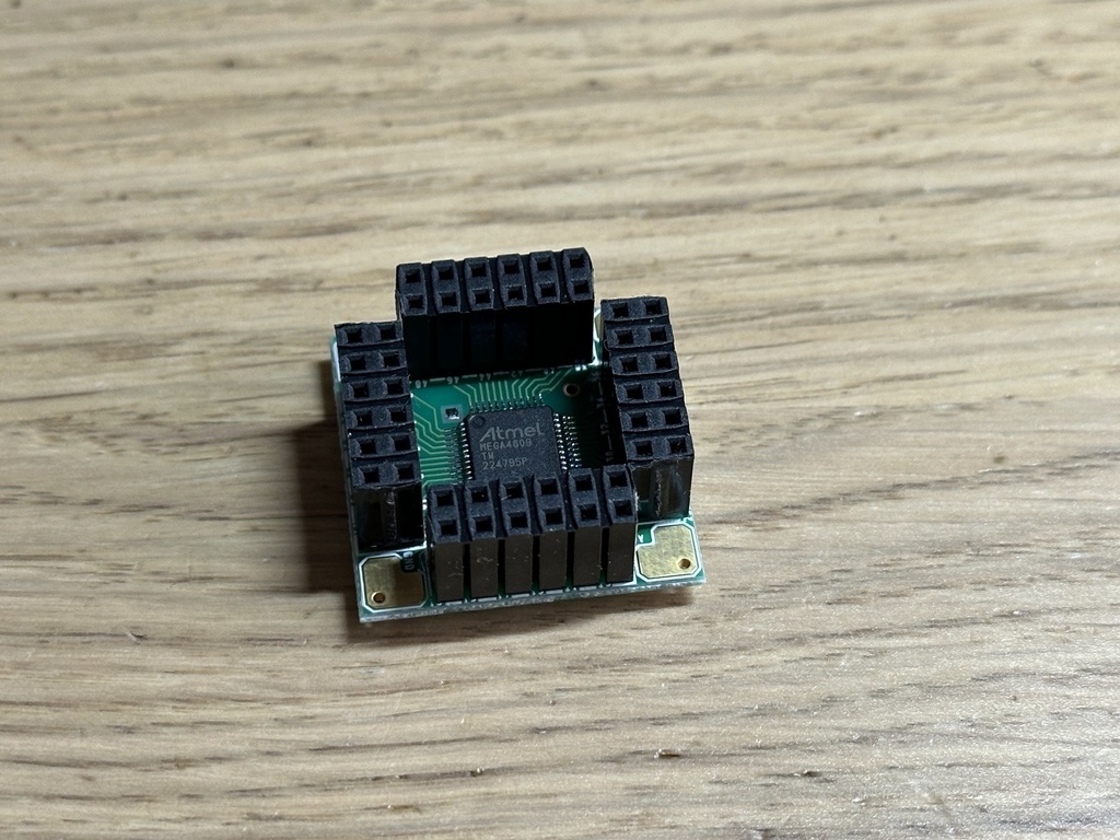 ATMEGA4809-AURを秋月の変換基板にハンダ付けしたやつ