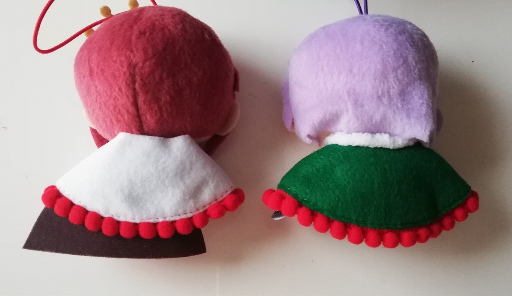 Sサイズ ポンポンリボンケープ