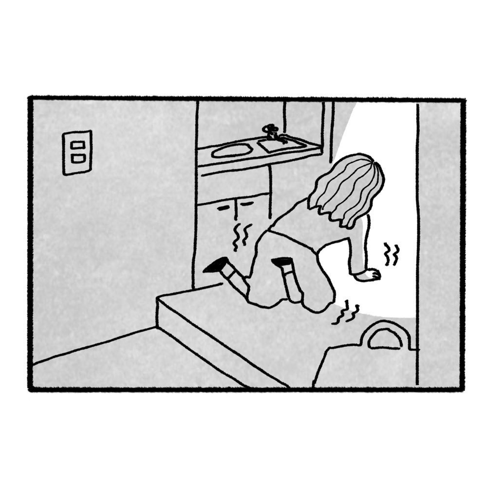 ちょっとした4こまTシャツ(履くのが大変な靴の日に限って)