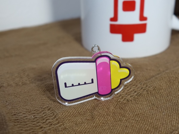 哺乳瓶 アクリルバッジ