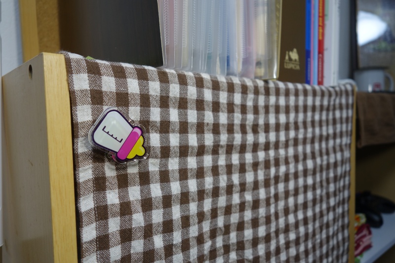 哺乳瓶 アクリルバッジ