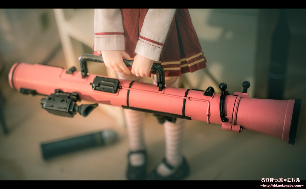 レジン製ドール用1/3 カールグスタフM4 84mm無反動砲モデル Ver.Bunny Pink