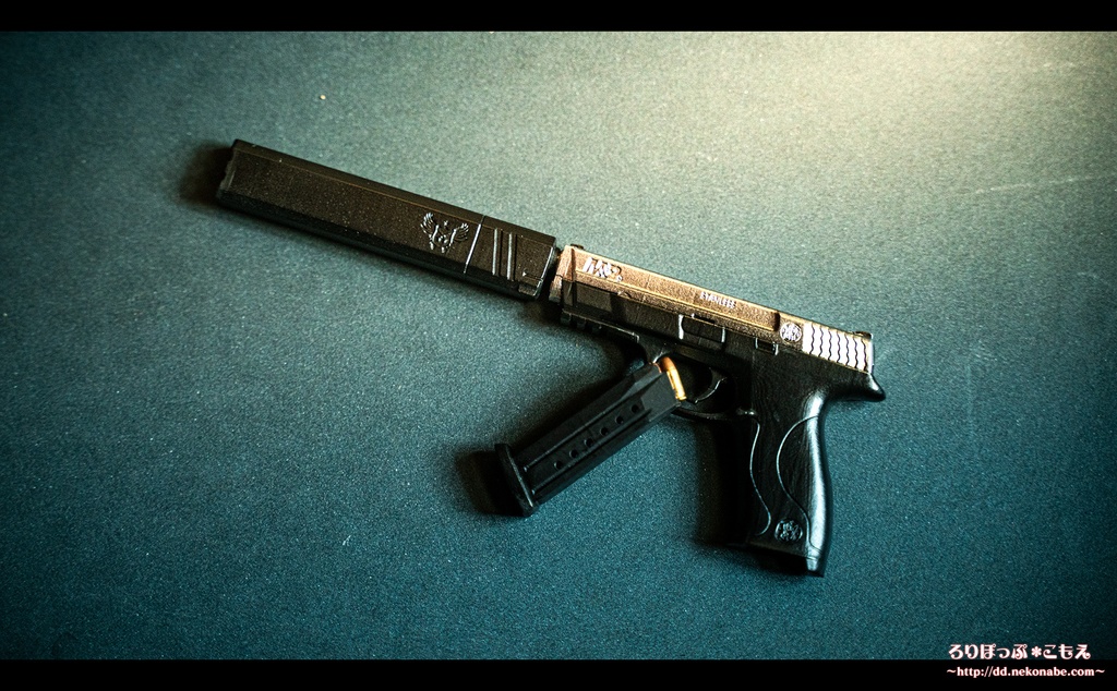 レジン製ドール用1/3 M&P 9 モデル (サイレンサー付属)